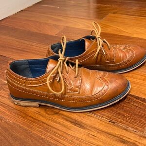 Boys 5.5 brown dress shoes saddle color